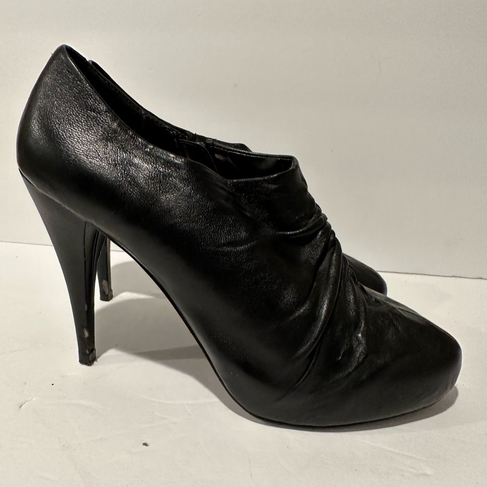 Steve Madden - Picture 2 of 12